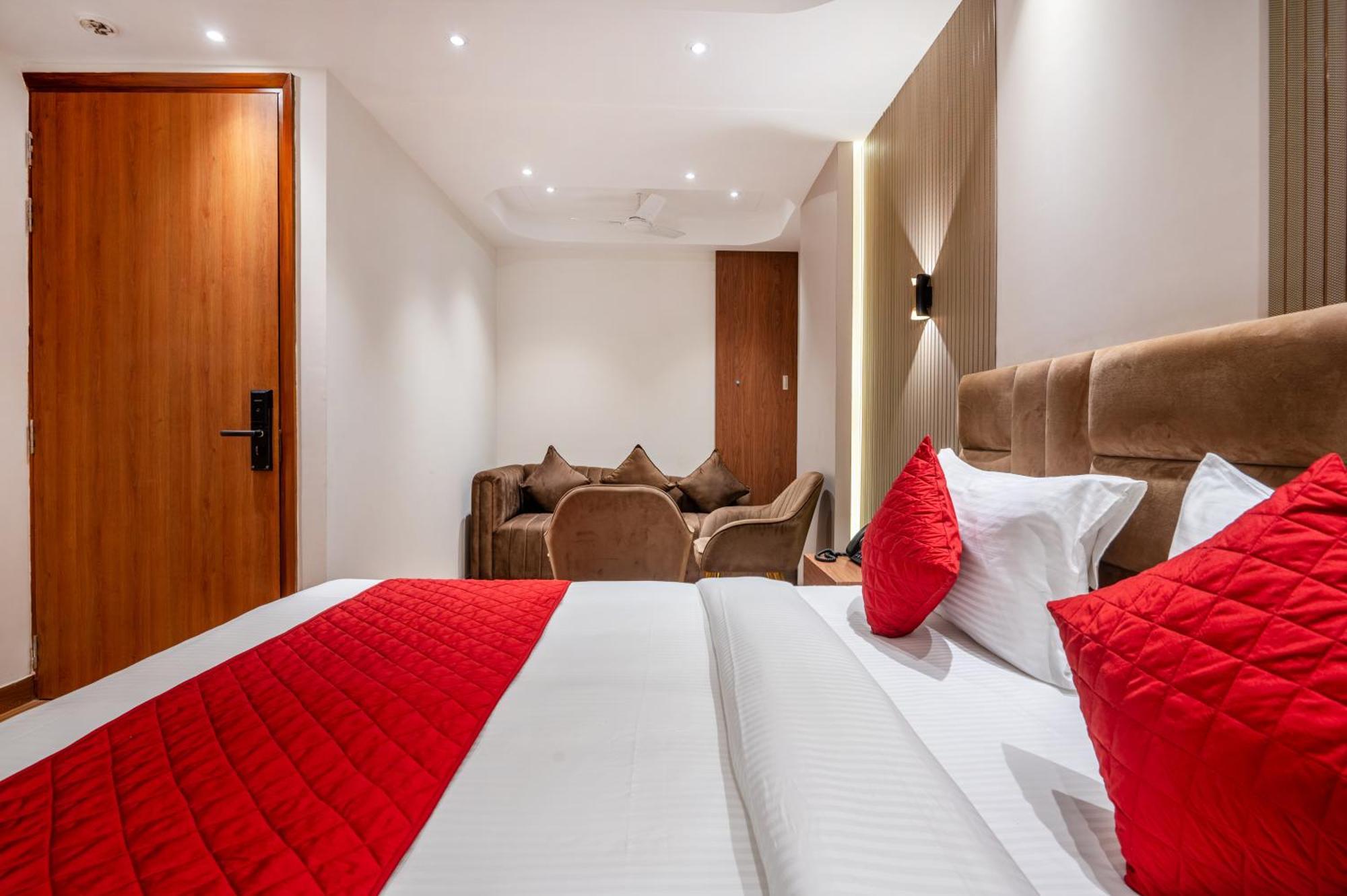 Hotel Avaas - Faiz Road Karol Bagh เดลี ภายนอก รูปภาพ