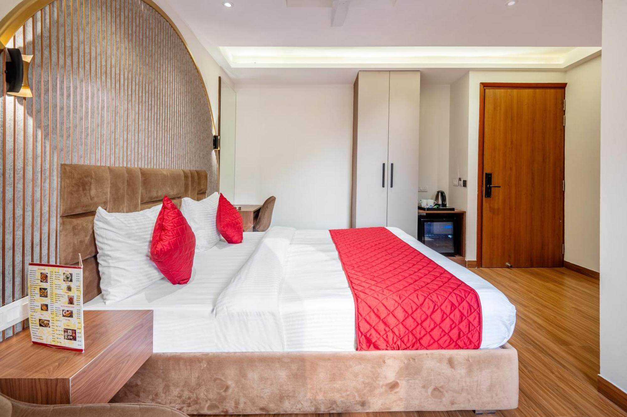Hotel Avaas - Faiz Road Karol Bagh เดลี ภายนอก รูปภาพ
